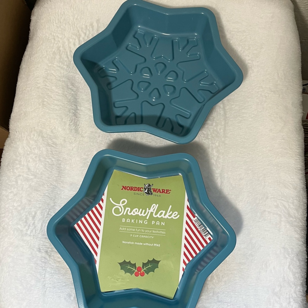 Nordic Ware Snowflake Blue Bakeware Set 2pc